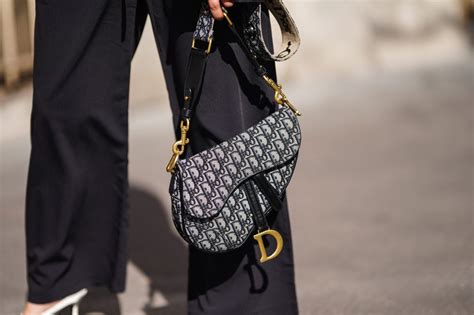 saddle dior storia|dior saddle bag original.